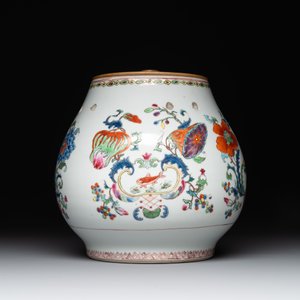 A Chinese famille rose 'Madame de Pompadour' pot-pourri jar and cover, Qianlong, ca. 1745 — photo 4