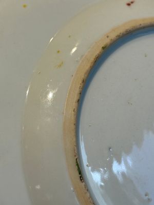 A Chinese famille rose 'Magu' plate, a famille verte plate and two Imari-style plates with floral design, Kangxi/Yongzheng — photo 12