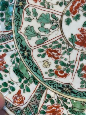 A Chinese famille rose 'Magu' plate, a famille verte plate and two Imari-style plates with floral design, Kangxi/Yongzheng — photo 17