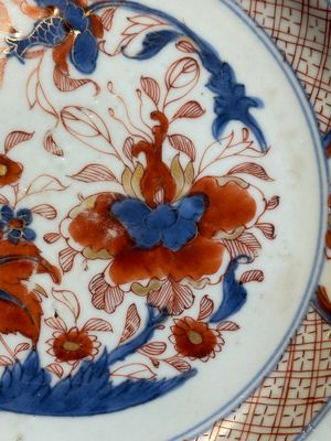 A Chinese famille rose 'Magu' plate, a famille verte plate and two Imari-style plates with floral design, Kangxi/Yongzheng — photo 38