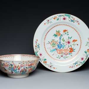 A Chinese famille rose 'mandarin' bowl and a dish, Qianlong — 照片 1