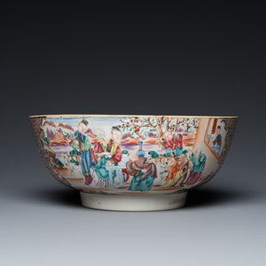 A Chinese famille rose 'mandarin' bowl and a dish, Qianlong — 照片 6
