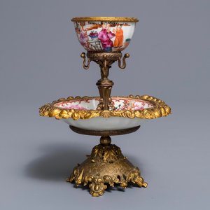 A Chinese famille rose 'mandarin' cup and saucer in gilt metal mount, Qianlong and 19th C. — 照片 1