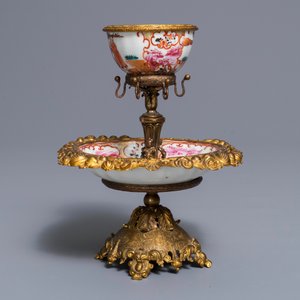 A Chinese famille rose 'mandarin' cup and saucer in gilt metal mount, Qianlong and 19th C. — 照片 2