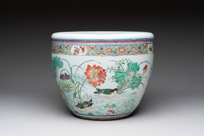 A Chinese famille rose 'mandarin ducks in a lotus pond' scroll pot, 19th C.