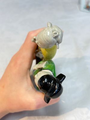 A Chinese famille rose 'Mandarin' group and a 'Qilin' water dropper, Qianlong — photo 11