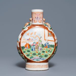 A Chinese famille rose 'mandarin' moonflask vase, Qianlong/Jiaqing — photo 3