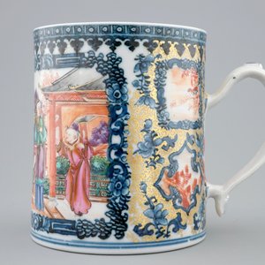 A Chinese famille rose mandarin mug, Qianlong, 18th C. — photo 2