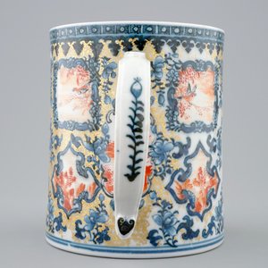 A Chinese famille rose mandarin mug, Qianlong, 18th C. — photo 5