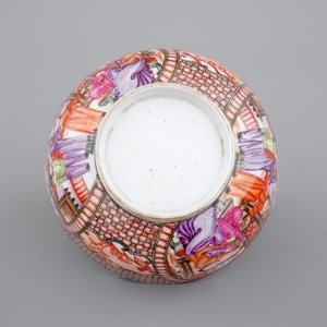 Un bol et une assiette en porcelaine de Chine, décor aux mandarins, 18ème — photo 9