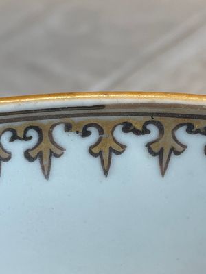 A Chinese famille rose 'mandarin subject' bowl, Qianlong — photo 12
