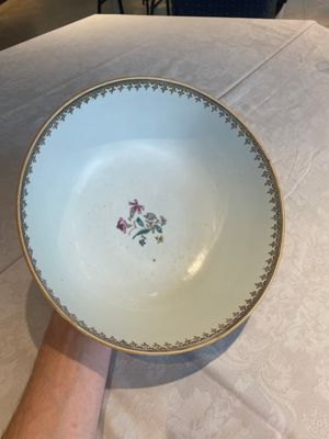 A Chinese famille rose 'mandarin subject' bowl, Qianlong — photo 14