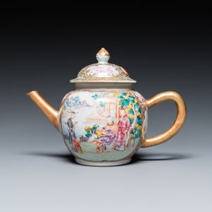 A Chinese famille rose 'Mandarin subject' teapot and cover, Qianlong — 照片 2