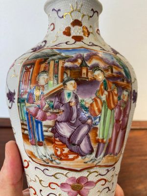 A Chinese famille rose 'mandarin subject' vase, Qianlong — 照片 9