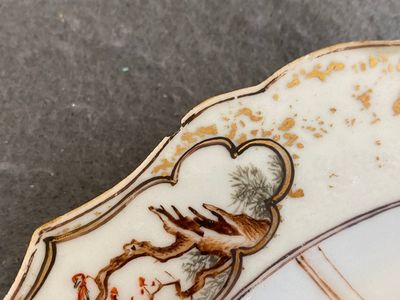 A Chinese famille rose 'mandarin tea drinkers' plate, Qianlong — 照片 10