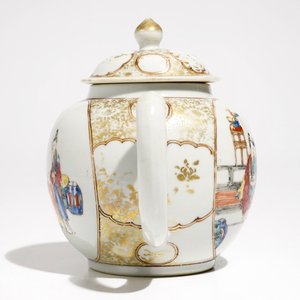 A Chinese famille rose mandarin teapot and cover, Qianlong — 照片 5