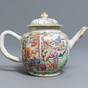 A Chinese famille rose 'mandarin' teapot and cover, Qianlong — 照片 2
