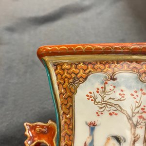 A Chinese famille rose 'mandarin' vase and cover, Qianlong — photo 14
