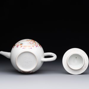 A Chinese famille rose Meissen-style teapot and stand, Qianlong — foto 5