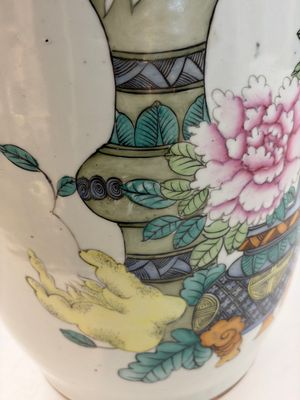 A Chinese famille rose 'Meng Mu San Qian 孟母三遷' and 'Antiquities' vase, signed Ye Yichun 葉宜春, dated 1923 — 照片 14