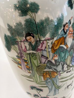 A Chinese famille rose 'Meng Mu San Qian 孟母三遷' and 'Antiquities' vase, signed Ye Yichun 葉宜春, dated 1923 — 照片 16