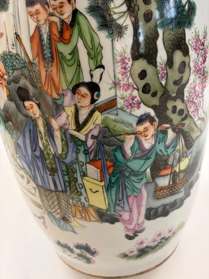 A Chinese famille rose 'Meng Mu San Qian 孟母三遷' and 'Antiquities' vase, signed Ye Yichun 葉宜春, dated 1923 — 照片 18