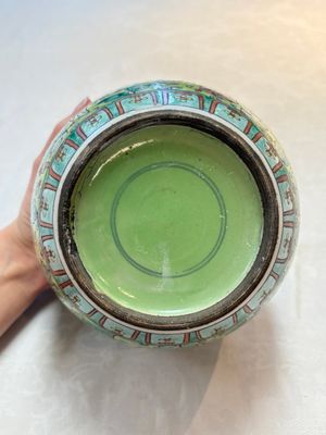 A Chinese famille rose Milefo Buddha, a famille verte jar, and a conical bowl, Zhu Mao Ji 朱茂記造 mark, 19/20th C. — foto 19