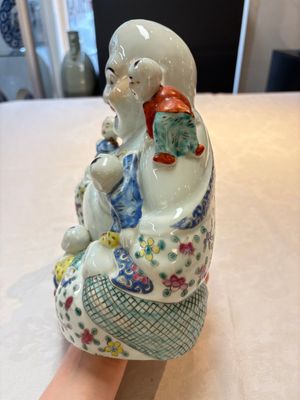 A Chinese famille rose Milefo Buddha, a famille verte jar, and a conical bowl, Zhu Mao Ji 朱茂記造 mark, 19/20th C. — foto 2
