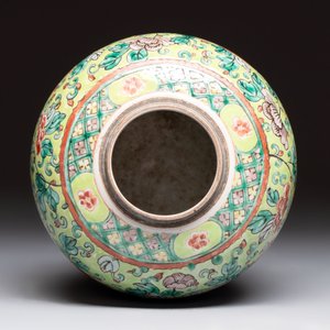 A Chinese famille rose Milefo Buddha, a famille verte jar, and a conical bowl, Zhu Mao Ji 朱茂記造 mark, 19/20th C. — foto 12