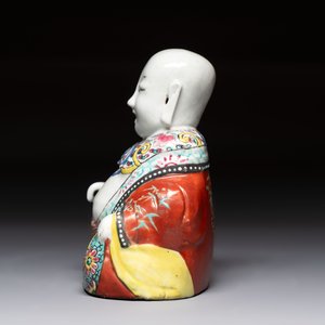 A Chinese famille rose Milefo Buddha and a white-glazed Milefo Buddha, 19th C. — photo 3