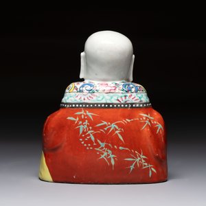 A Chinese famille rose Milefo Buddha and a white-glazed Milefo Buddha, 19th C. — photo 4