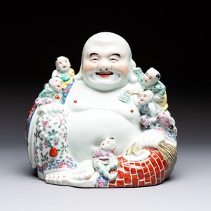 A Chinese famille rose Milefo Buddha, Mao Ji Sheng Zao 茂記生造 mark, 20th C. — foto 2