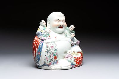 A Chinese famille rose Milefo Buddha, Mao Ji Sheng Zao 茂記生造 mark, 20th C.