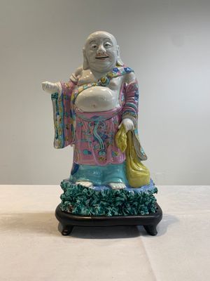 A Chinese famille rose Milefo Buddha on wooden stand, 19th C. — photo 1