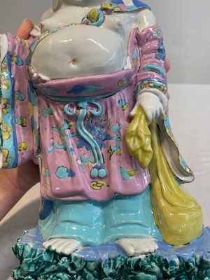 A Chinese famille rose Milefo Buddha on wooden stand, 19th C. — photo 9