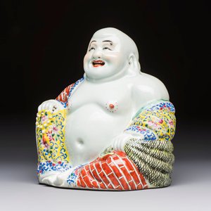 A Chinese famille rose Milefo Buddha, Tongzhi mark, Republic — 照片 1