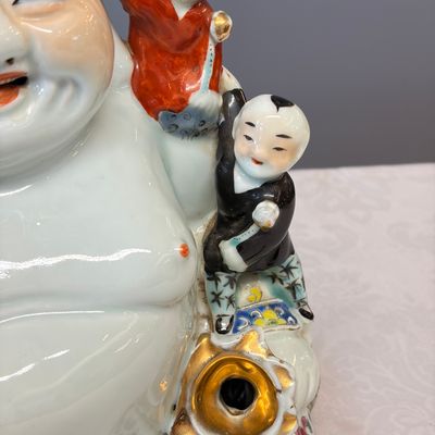 A Chinese famille rose Milefo Buddha with playing boys — photo 11