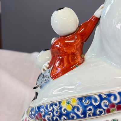 A Chinese famille rose Milefo Buddha with playing boys — photo 16
