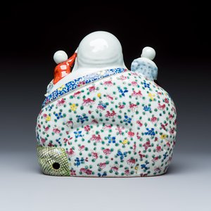 A Chinese famille rose Milefo Buddha with playing boys — photo 4