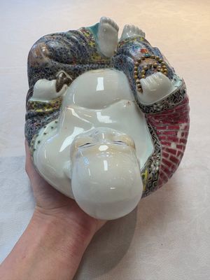 A Chinese famille rose Milefo Buddha, Xue Changsen 薛長森 mark, 20th C. — photo 5