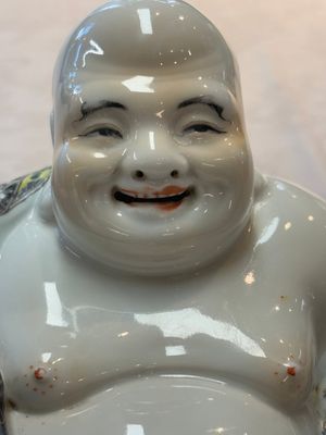 A Chinese famille rose Milefo Buddha, Xue Changsen 薛長森 mark, 20th C. — photo 8