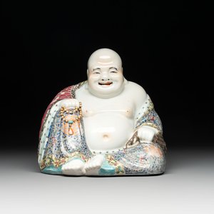 A Chinese famille rose Milefo Buddha, Xue Changsen 薛長森 mark, 20th C. — photo 1
