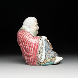 A Chinese famille rose Milefo Buddha, Xue Changsen 薛長森 mark, 20th C. — photo 2