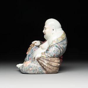 A Chinese famille rose Milefo Buddha, Xue Changsen 薛長森 mark, 20th C. — photo 4