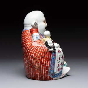 A Chinese famille rose Milefo Buddha, Zhu Yishun 朱義順 mark, 20th C. — photo 4