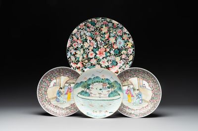 A Chinese famille rose 'mille fleur' dish, a famille verte plate and a pair of famille rose plates, Qianlong mark, 19/20th C.