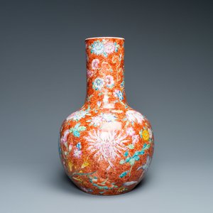 A Chinese famille rose millefleurs bottle vase, Qianlong mark, Republic — photo 2