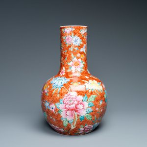 A Chinese famille rose millefleurs bottle vase, Qianlong mark, Republic — photo 4