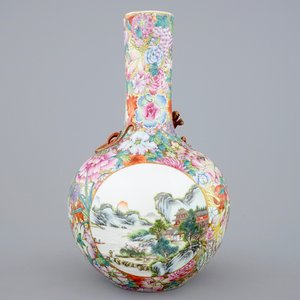 A Chinese famille rose millefleurs bottle vase with an applied dragon and landscape panels, 19/20th C. — 照片 1