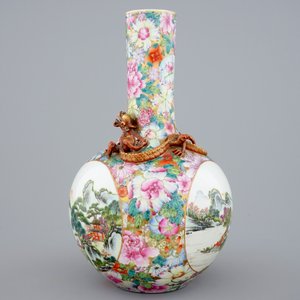 A Chinese famille rose millefleurs bottle vase with an applied dragon and landscape panels, 19/20th C. — 照片 3